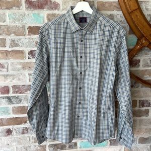UNTUCKit wrinkle free collection shirt